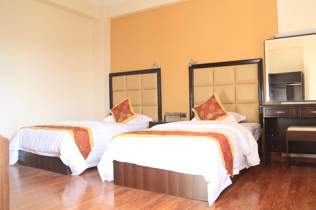 The Hotel Emperor-Inle Nyaung Shwe Esterno foto
