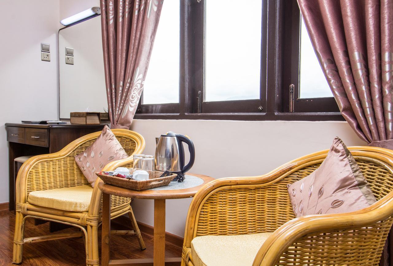 The Hotel Emperor-Inle Nyaung Shwe Esterno foto
