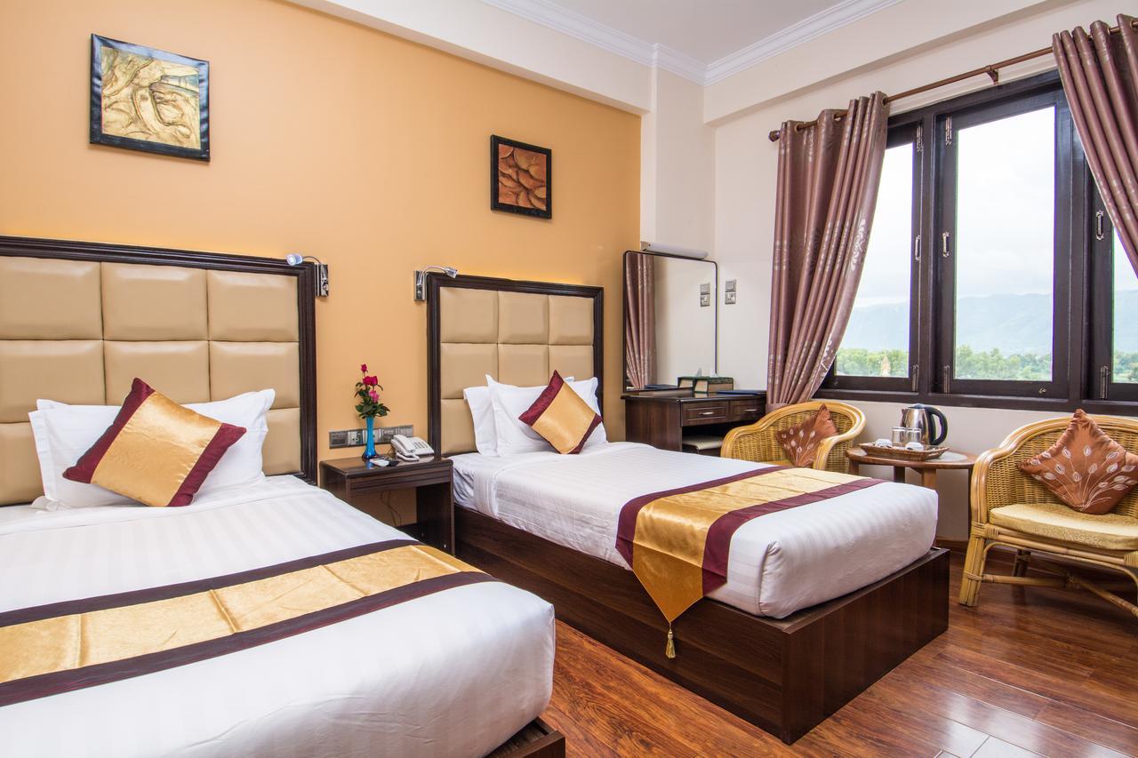 The Hotel Emperor-Inle Nyaung Shwe Esterno foto