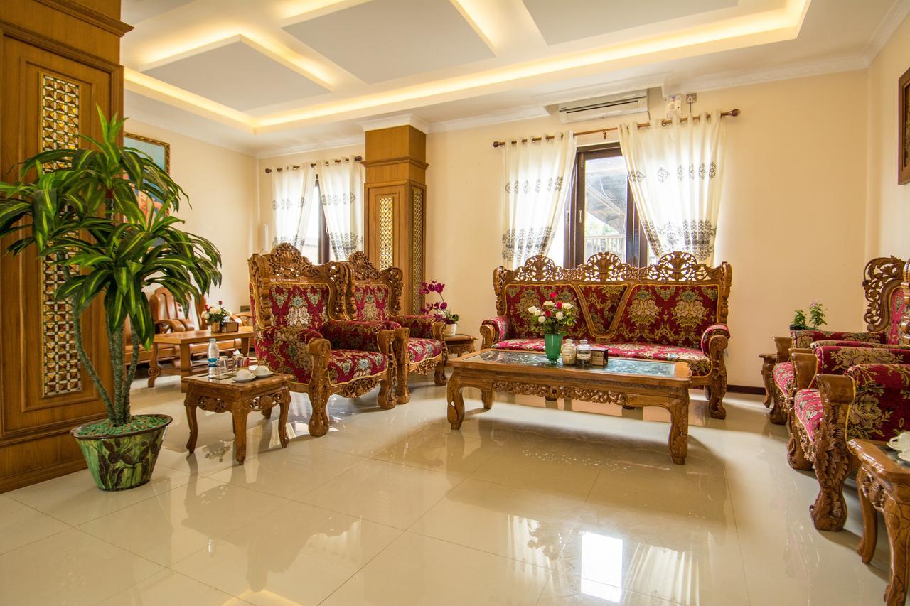 The Hotel Emperor-Inle Nyaung Shwe Esterno foto