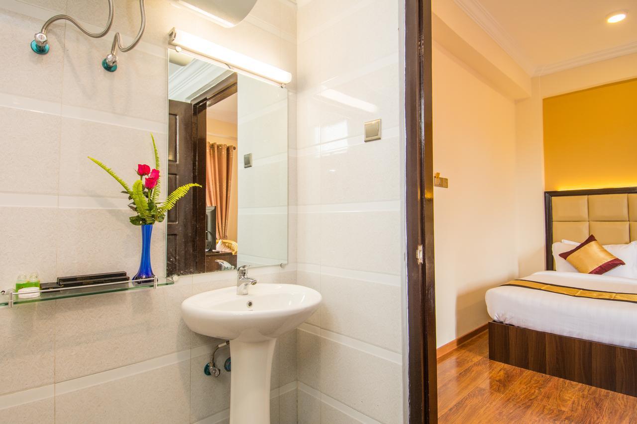The Hotel Emperor-Inle Nyaung Shwe Esterno foto