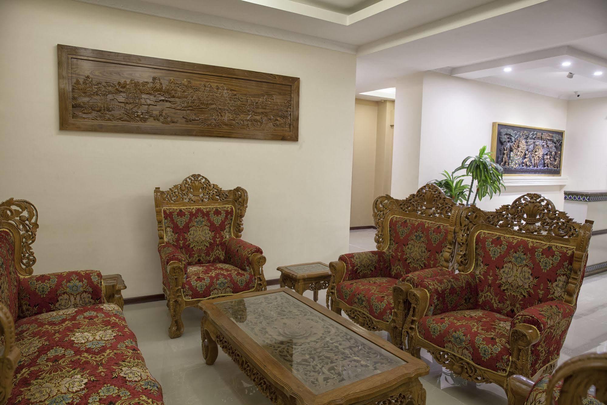 The Hotel Emperor-Inle Nyaung Shwe Esterno foto