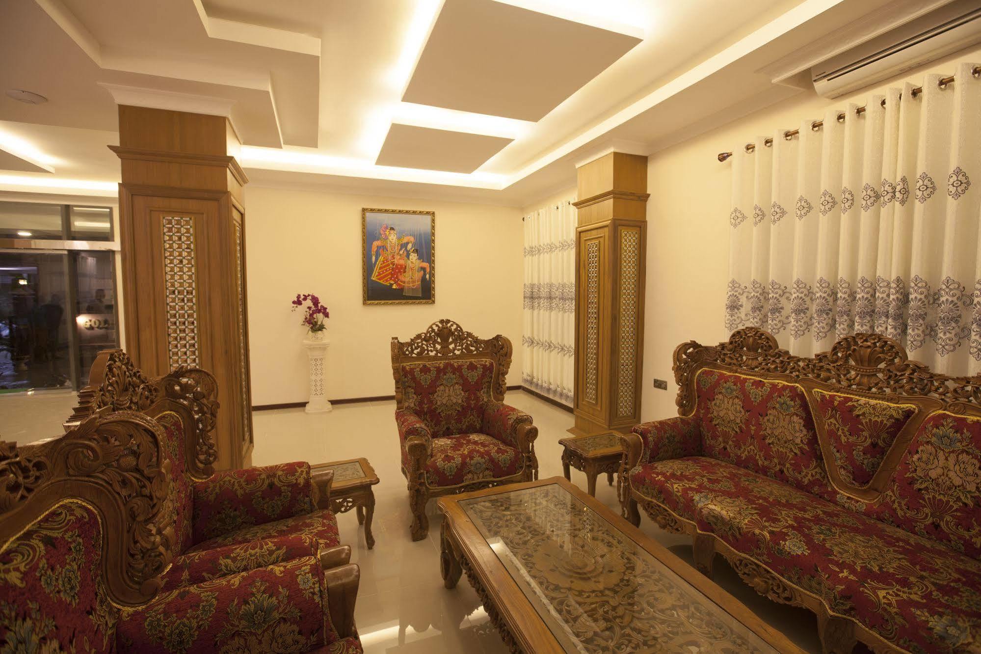 The Hotel Emperor-Inle Nyaung Shwe Esterno foto