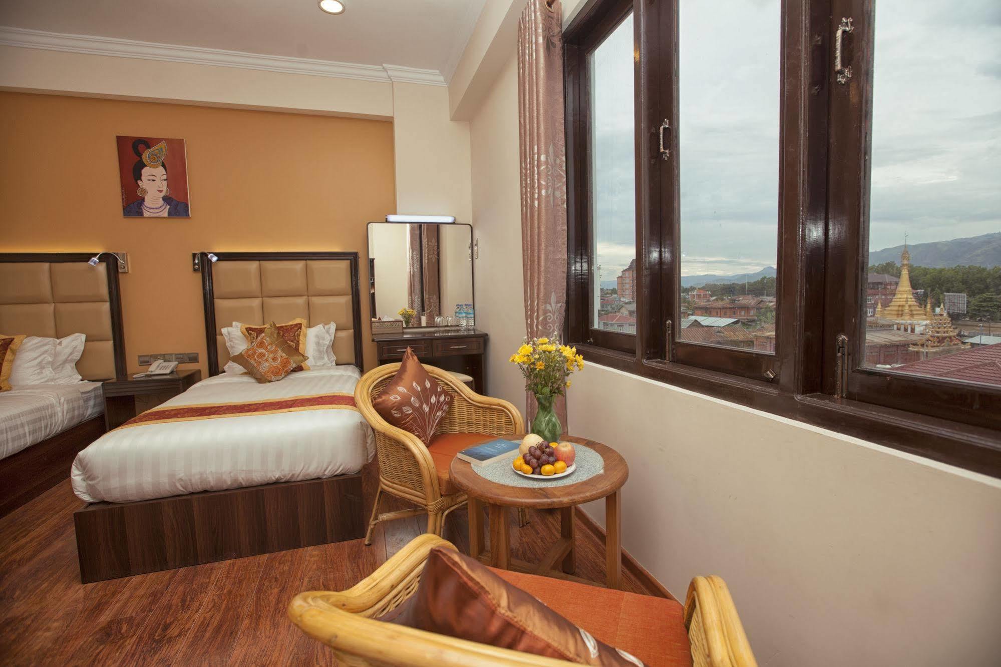 The Hotel Emperor-Inle Nyaung Shwe Esterno foto