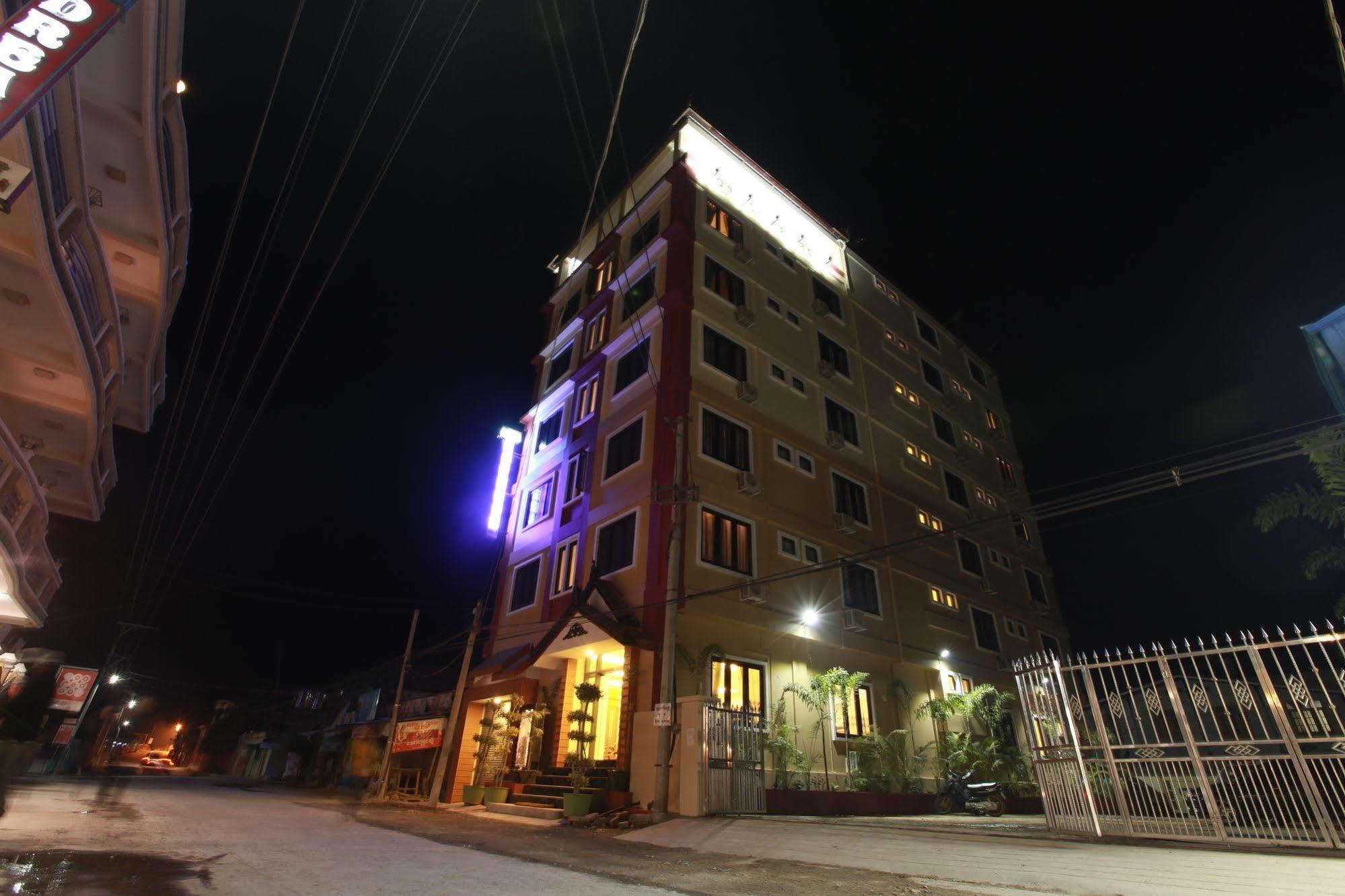 The Hotel Emperor-Inle Nyaung Shwe Esterno foto